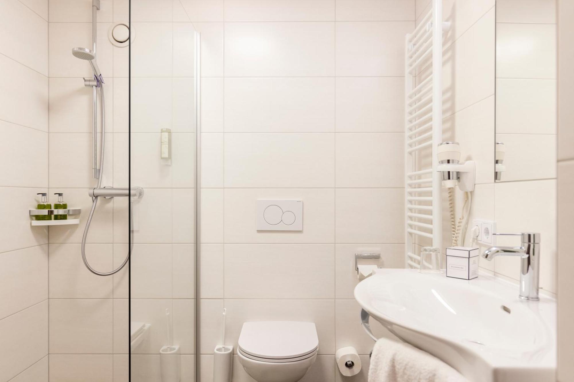 Vergeiner'S Hotel Traube Лиенц Екстериор снимка