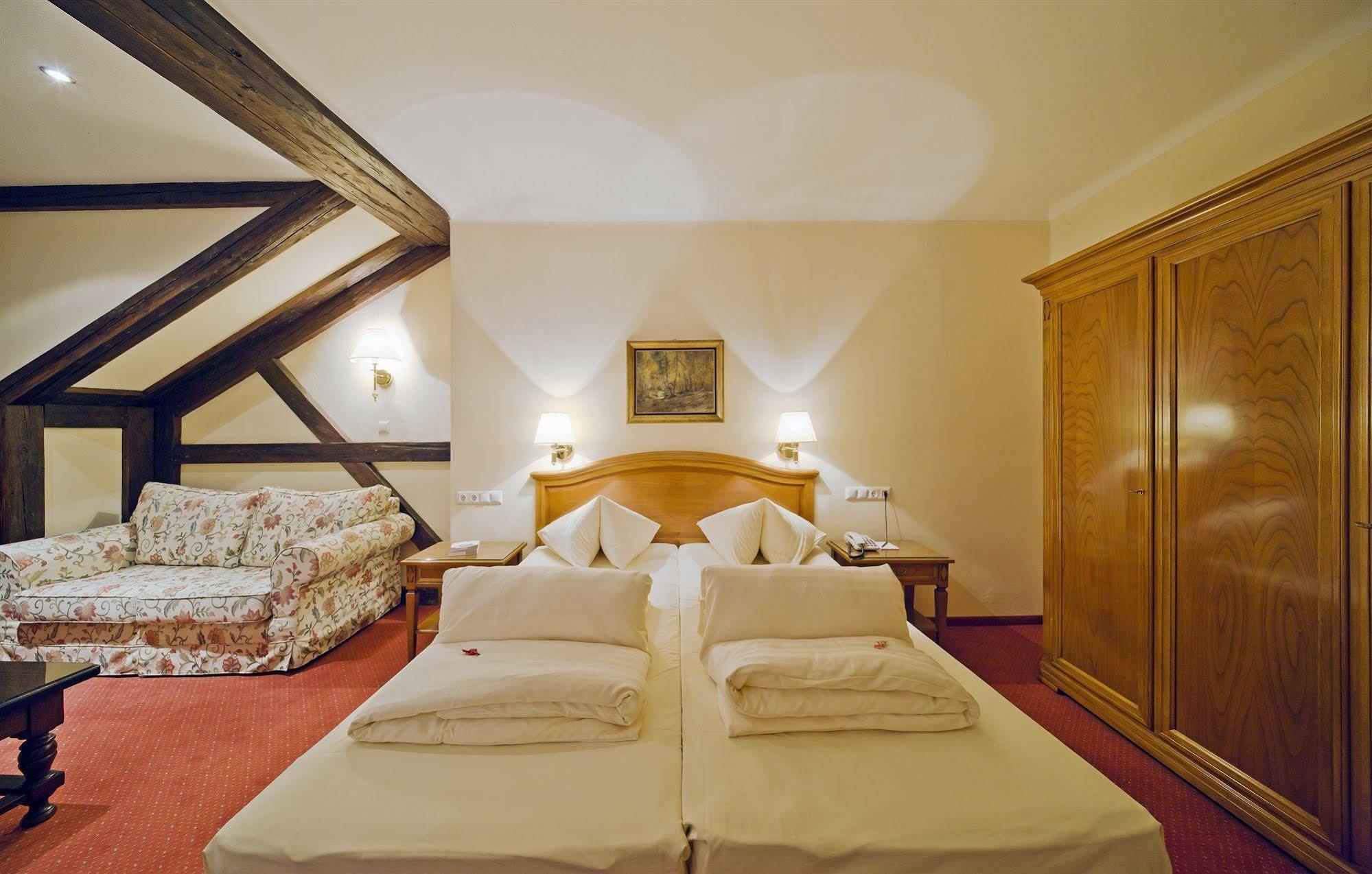 Vergeiner'S Hotel Traube Лиенц Екстериор снимка